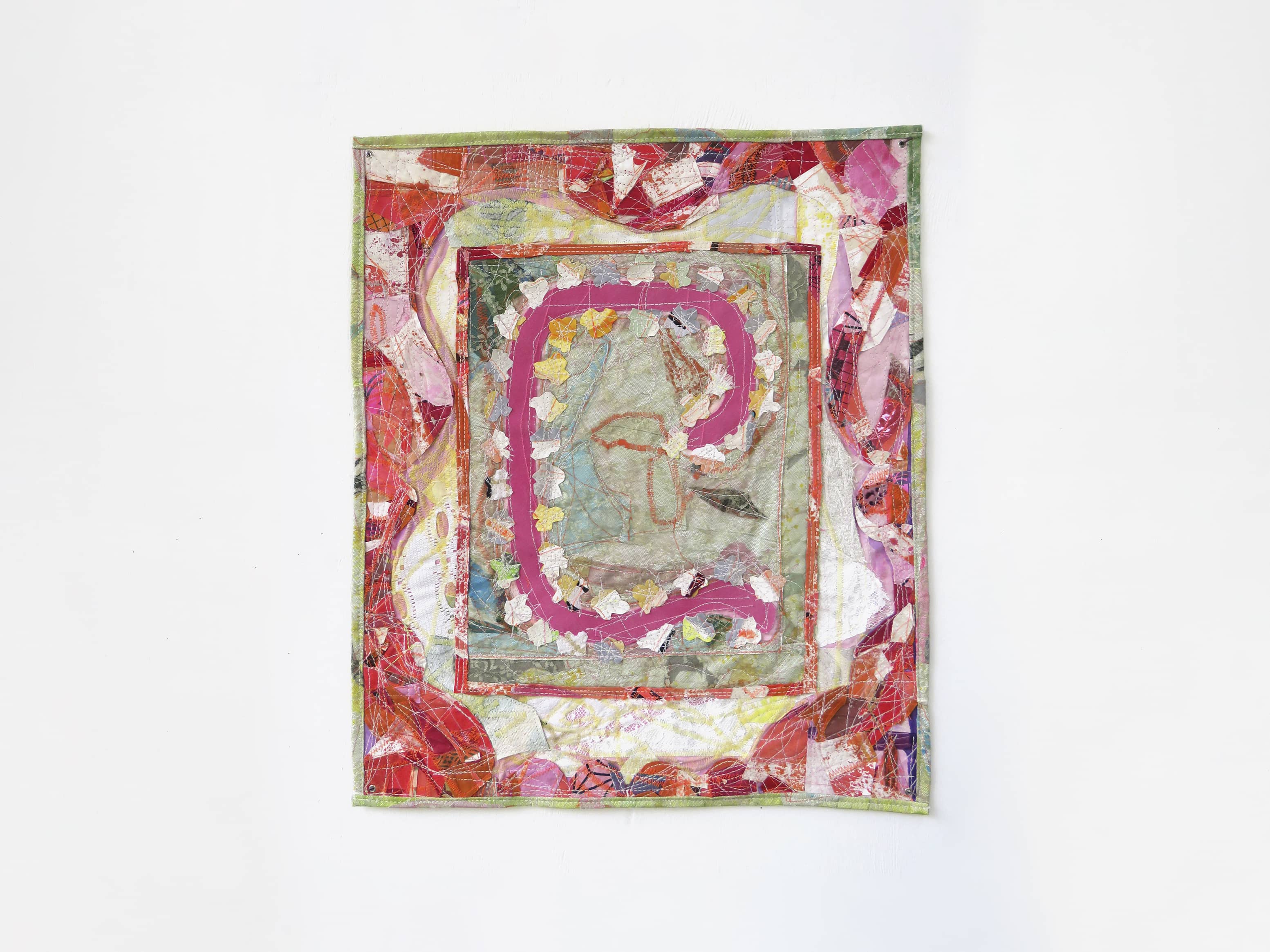 Andre Barion, C com Flores, 2022, lona, brim e algodão tingidos, 65 x 55 cm - Andre Barion